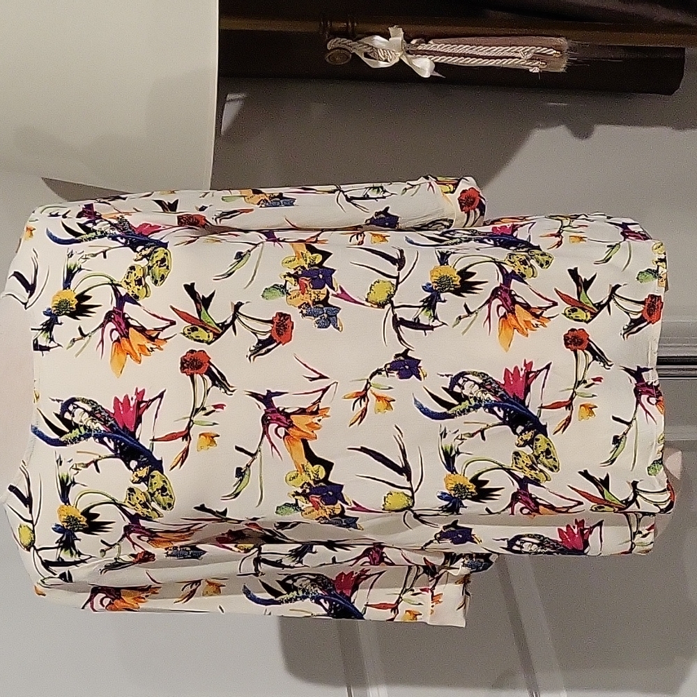 Essentiel,  Italian brand, vibrant silk shirt, size 36 (us 2-4)
